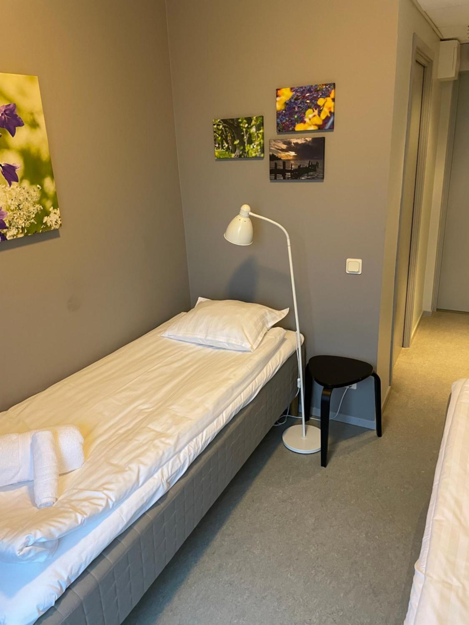 Broholm Bed&Breakfast Лидшьопинг Стая снимка